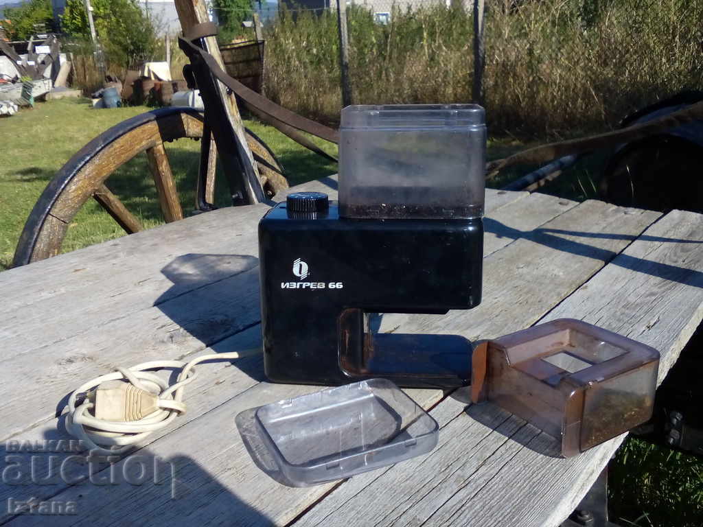 Old electric coffee grinder - 5 Old electric coffee grinder - 5