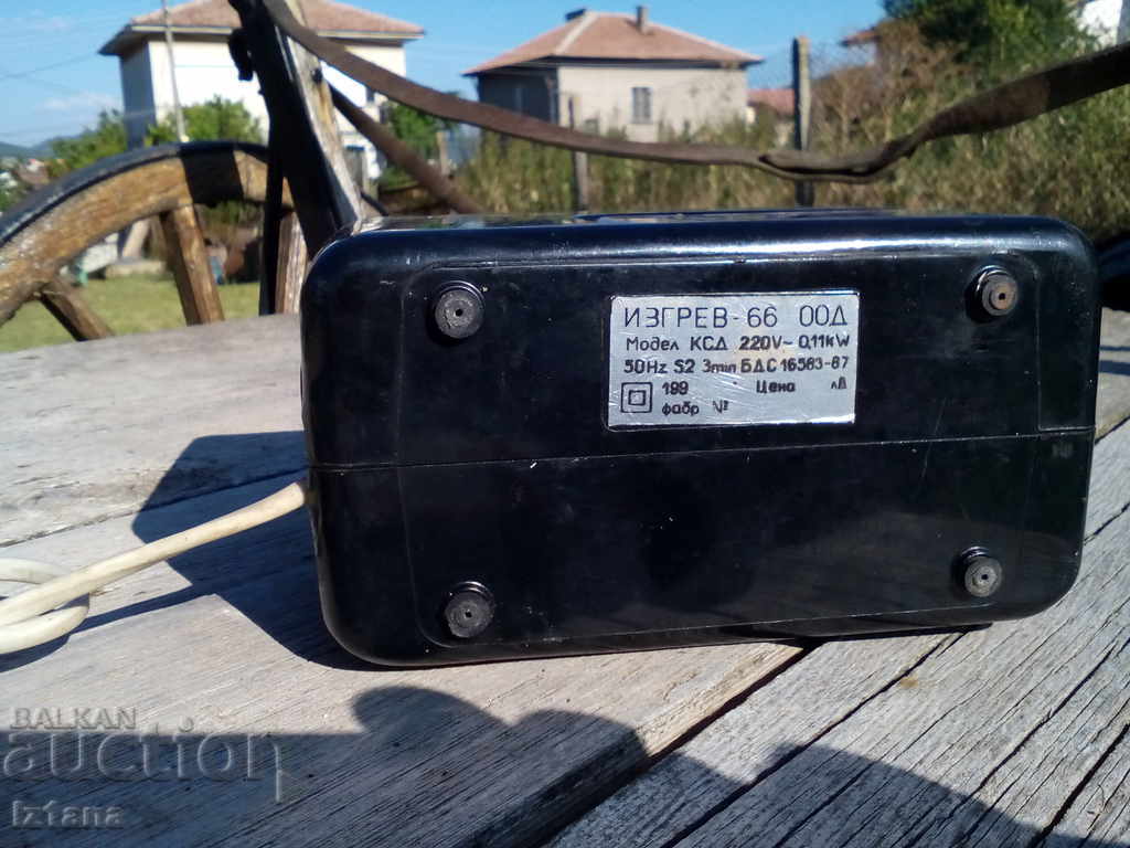 Old electric coffee grinder - 6 Old electric coffee grinder - 6