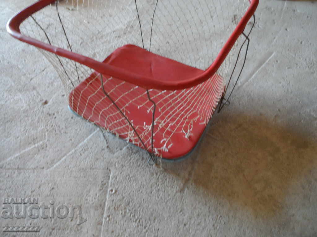 Delivery of retro folding bassinet for baby