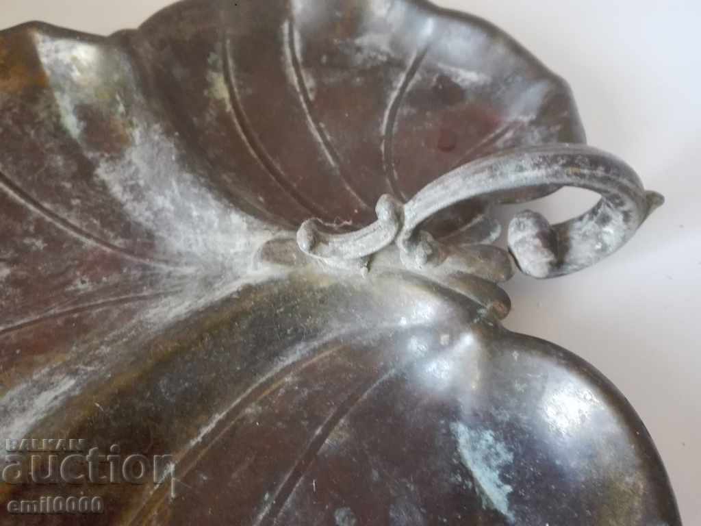 Auction  Old brass tray.