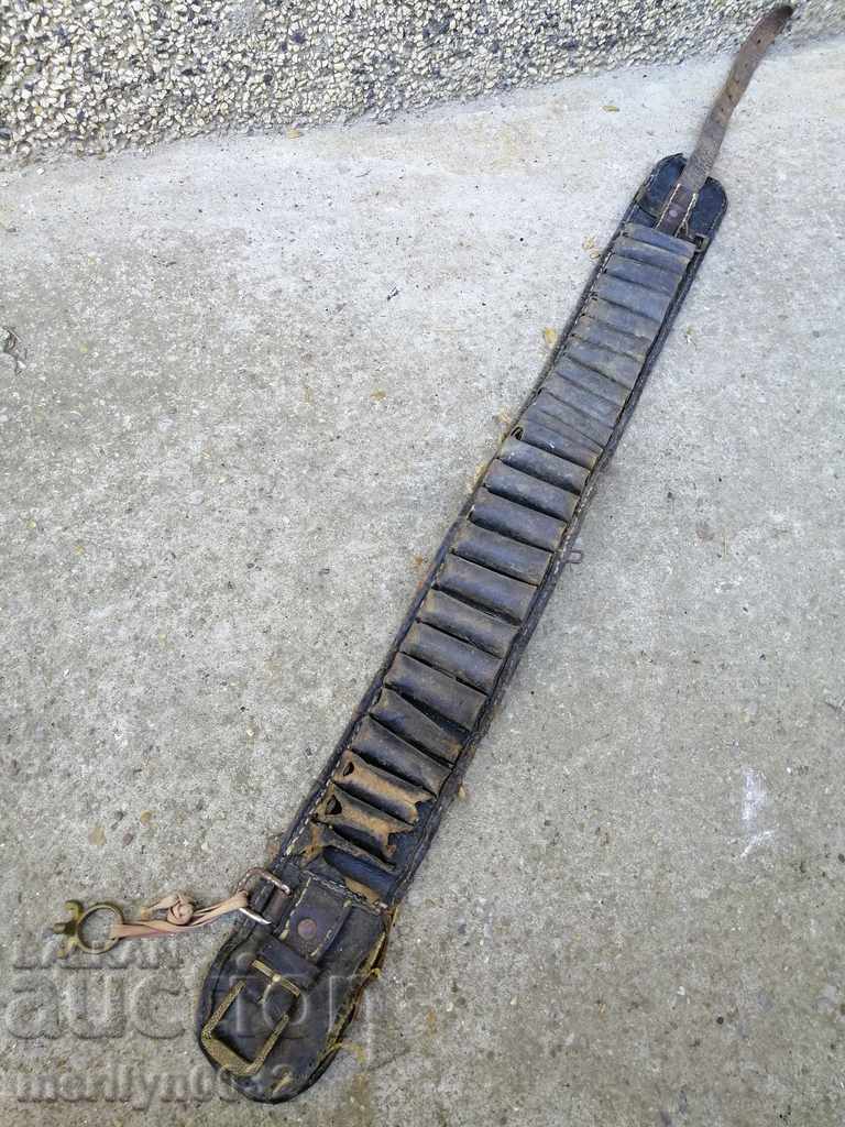 Παλιά ζώνη φυσιγγίων, ιμάντα, ζώνη, λουρί, ταινίες μήκους 103 cm με τιμή 35.00 BGN | € 17.90 Παλιά ζώνη φυσιγγίων, ιμάντα, ζώνη, λουρί, ταινίες μήκους 103 cm με τιμή 35.00 BGN | € 17.90