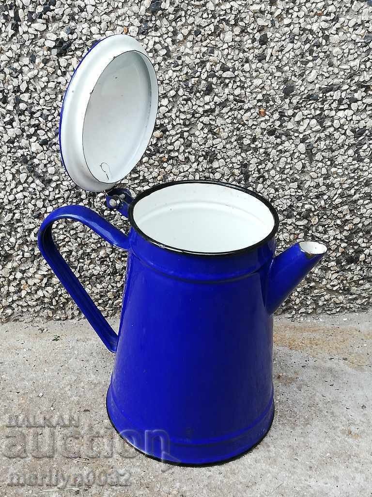 Auction Enamelled teapot made of salt container with enamel jade jug Auction Enamelled teapot made of salt container with enamel jade jug