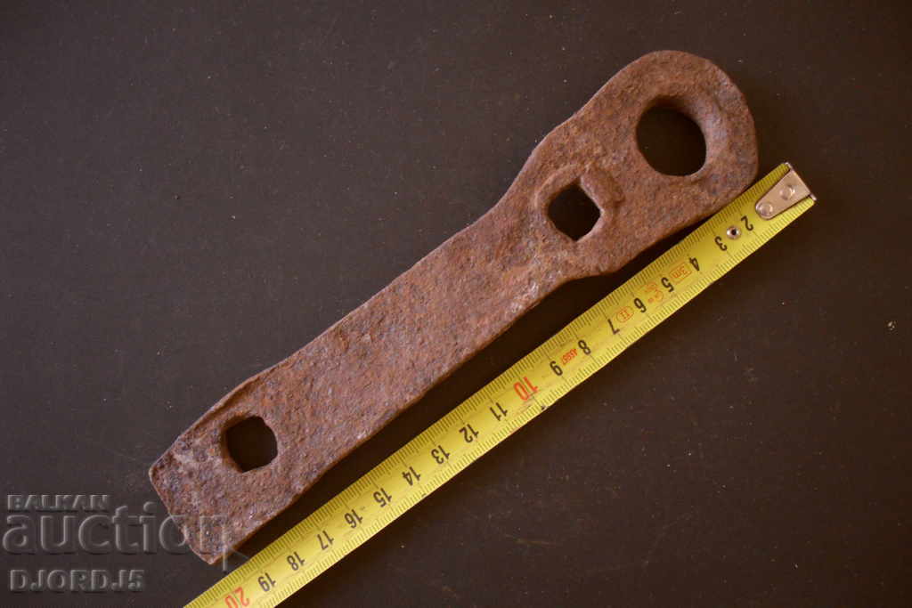 Старо ковано желязо с цена 2.00 лв. | € 1.02 Старо ковано желязо с цена 2.00 лв. | € 1.02