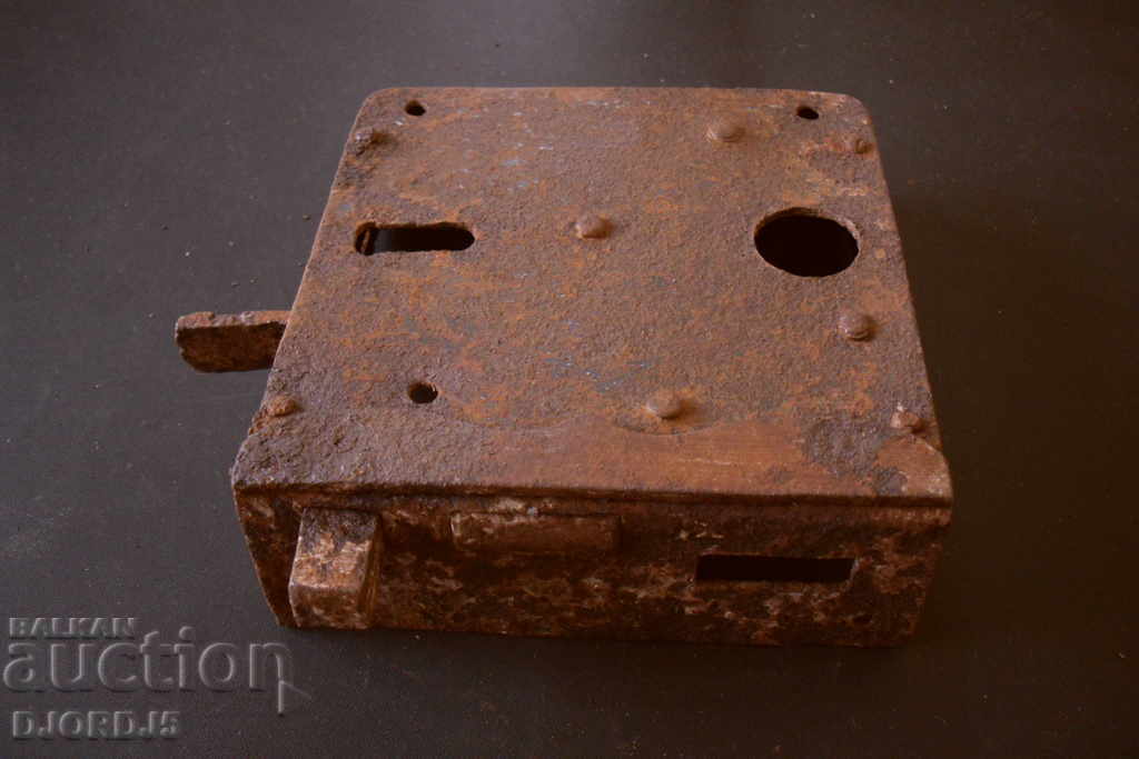 Δημοπρασία παλαιά κλειδαριά Δημοπρασία παλαιά κλειδαριά