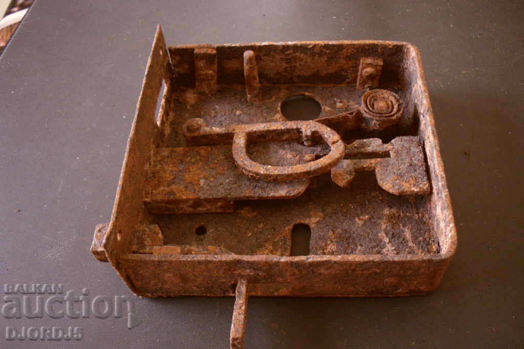 Παράδοση παλαιά κλειδαριά Παράδοση παλαιά κλειδαριά