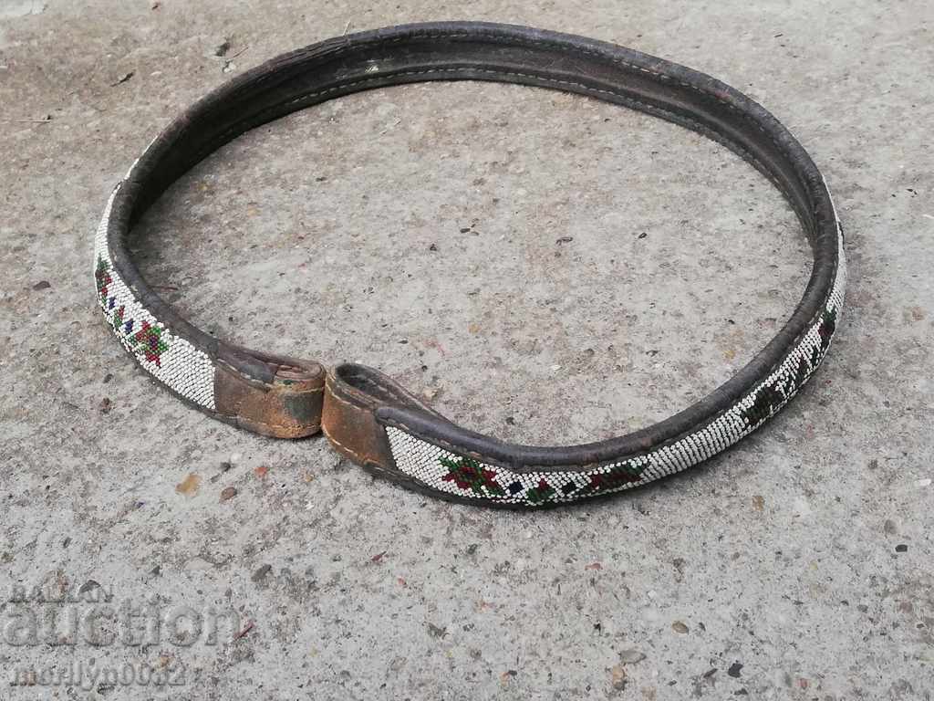 Curea veche din piele tesuta manual pentru costum albastru din margele pafti cu preț 269.00 BGN | € 137.54 Curea veche din piele tesuta manual pentru costum albastru din margele pafti cu preț 269.00 BGN | € 137.54