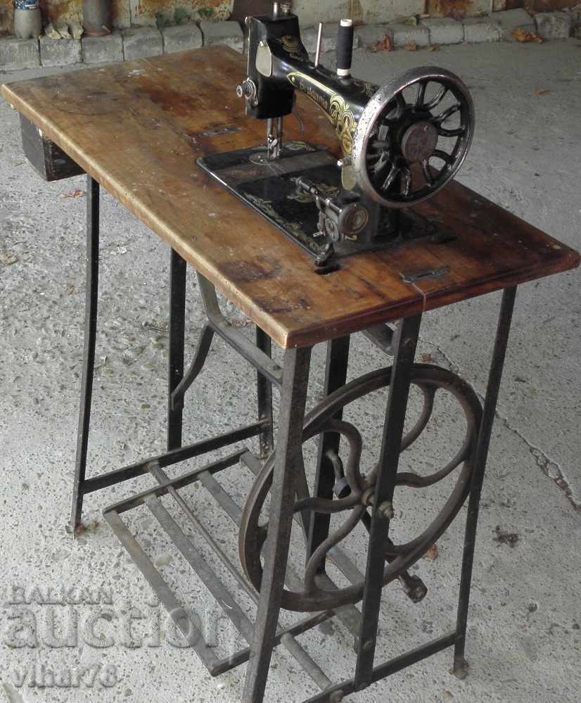 MAȘINA DE CUUT PICIOARE BRITANIA