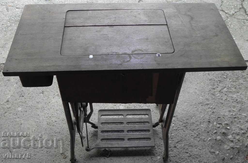 UNION FOOT SEWING MACHINE - 6 UNION FOOT SEWING MACHINE - 6