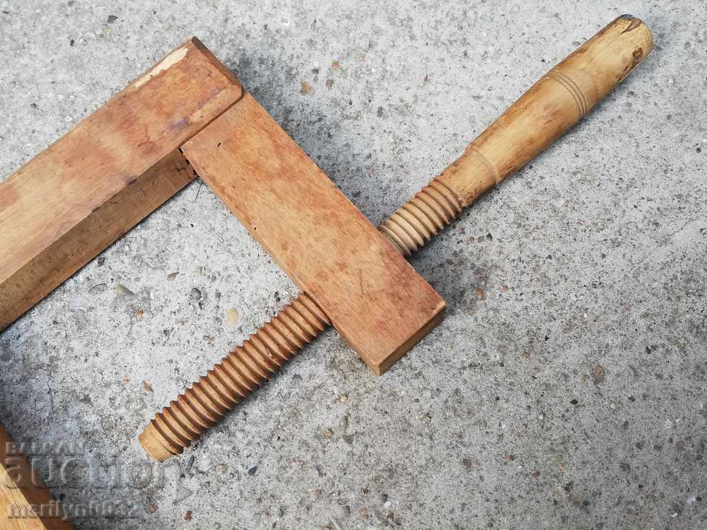Auction An old carpentry, vise, wooden Auction An old carpentry, vise, wooden