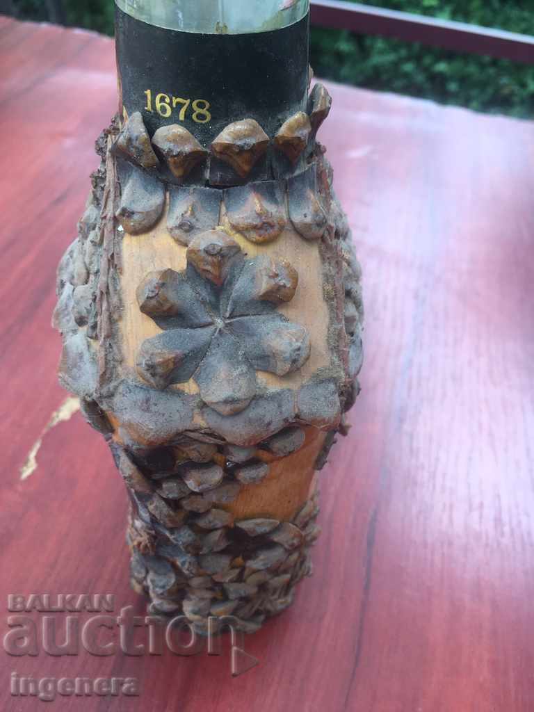 The bottle is more decorated with cones flakes - 7 The bottle is more decorated with cones flakes - 7