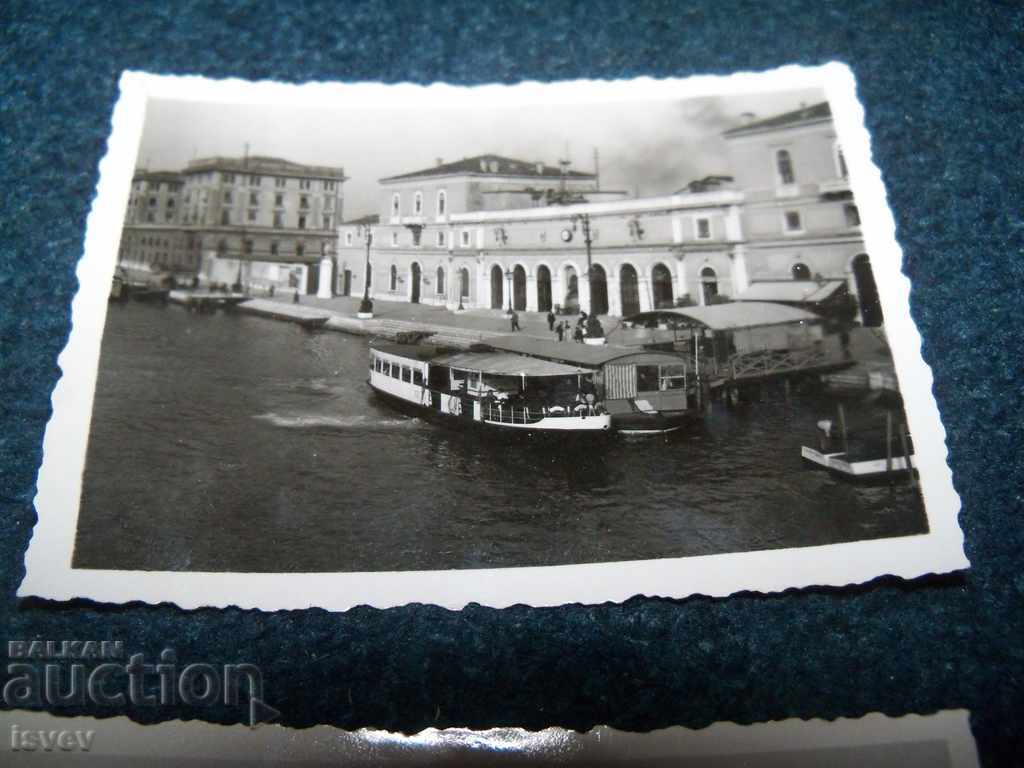 Auction  Six old photographs from Venice made in 1937.
