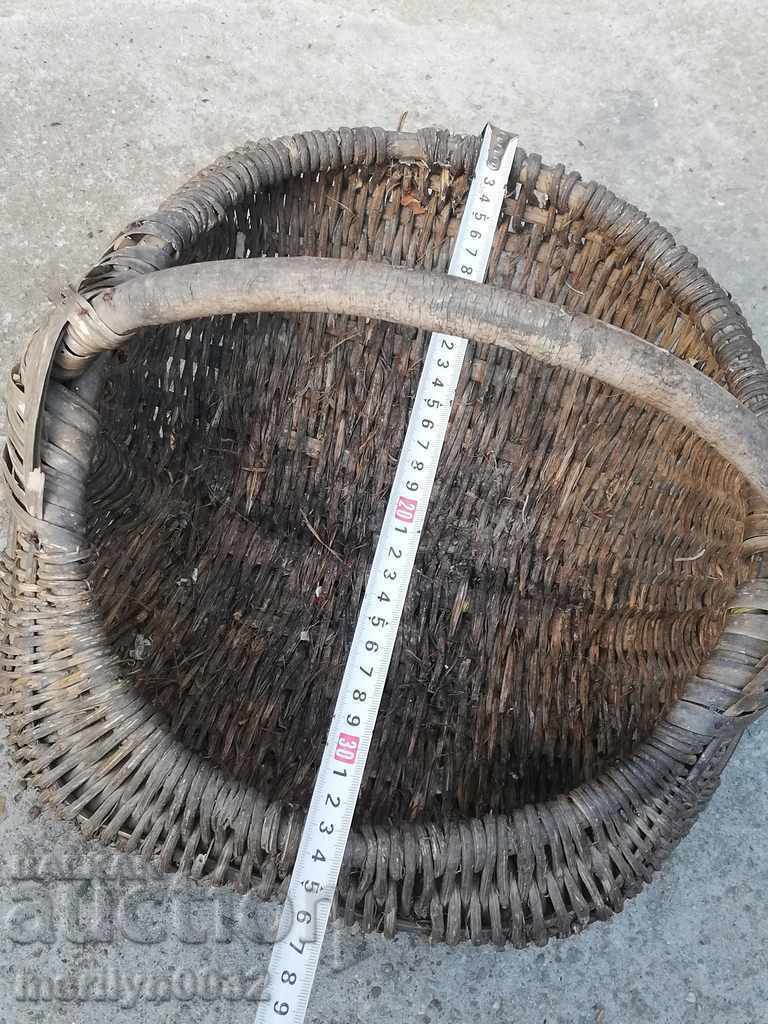 Auction Old wicker basket paner basket Auction Old wicker basket paner basket