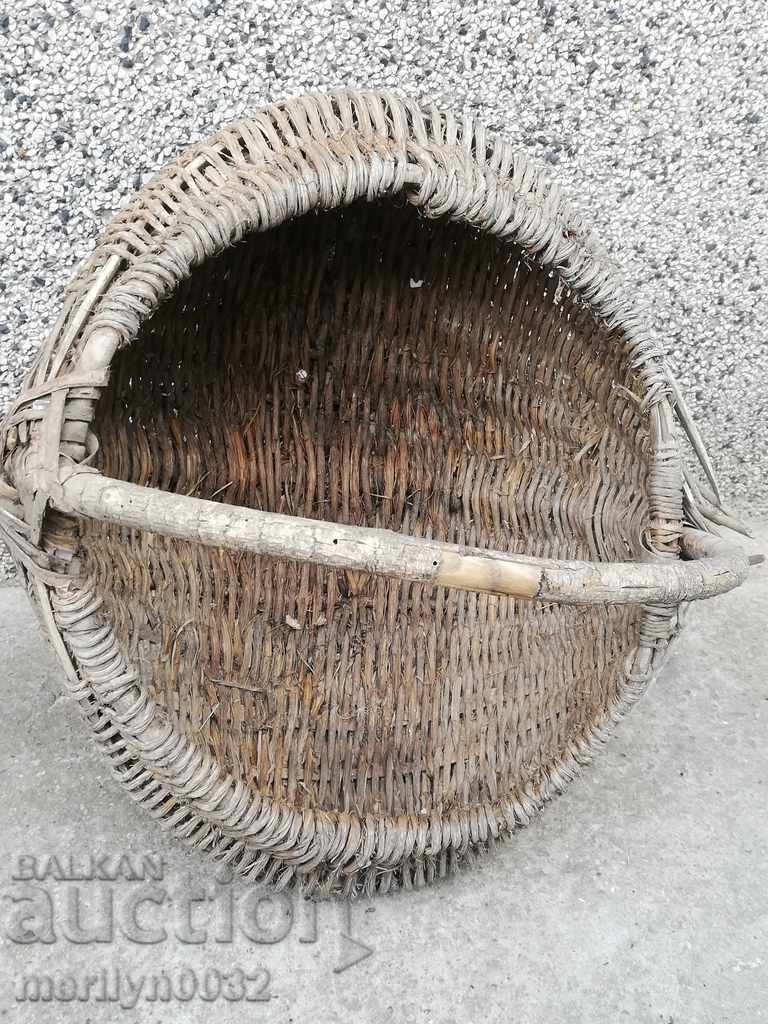 An old basket of wicker basket - 5 An old basket of wicker basket - 5