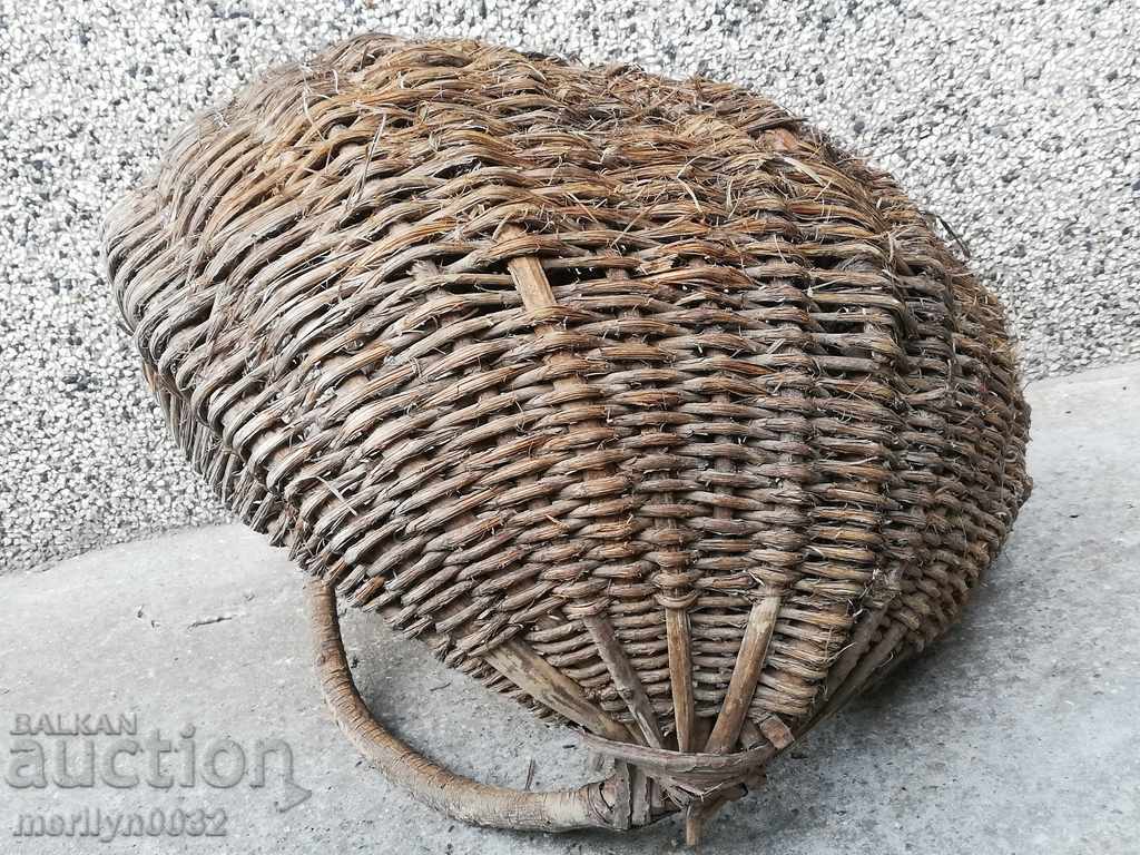 An old basket of wicker basket - 6 An old basket of wicker basket - 6