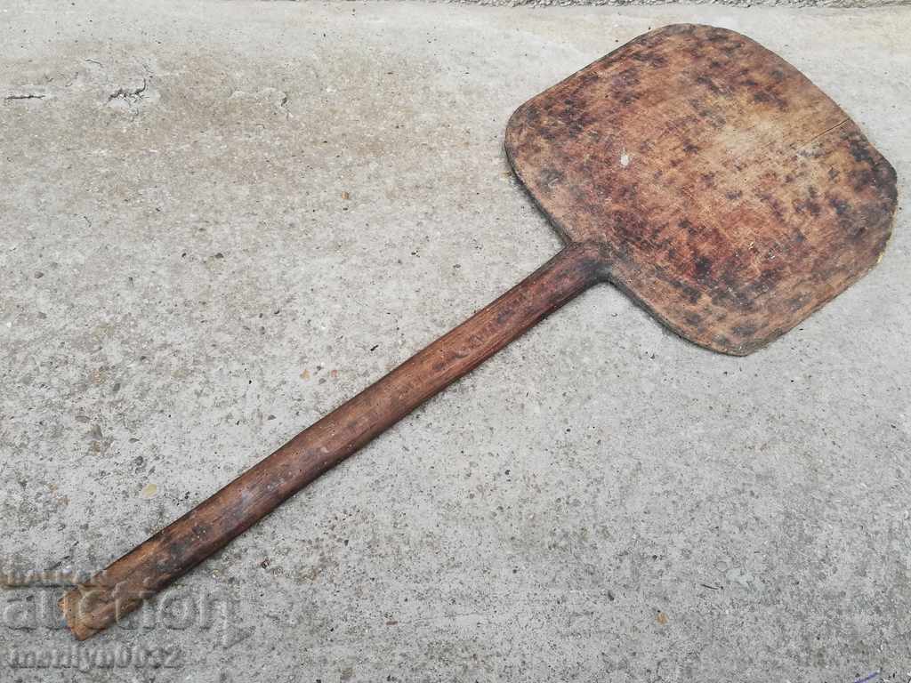 Δημοπρασία Ξύλινο φτυάρι για ψήσιμο ψωμιού