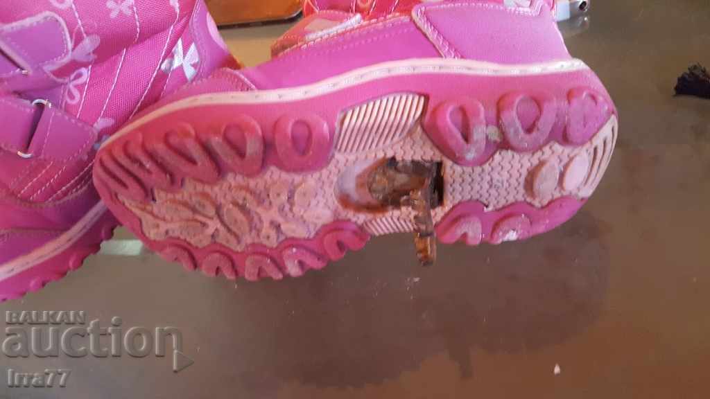 baby boots number 32-33 with price 25.00 BGN | € 12.78 baby boots number 32-33 with price 25.00 BGN | € 12.78