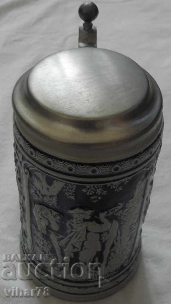 Relief Beer Mug with Lid