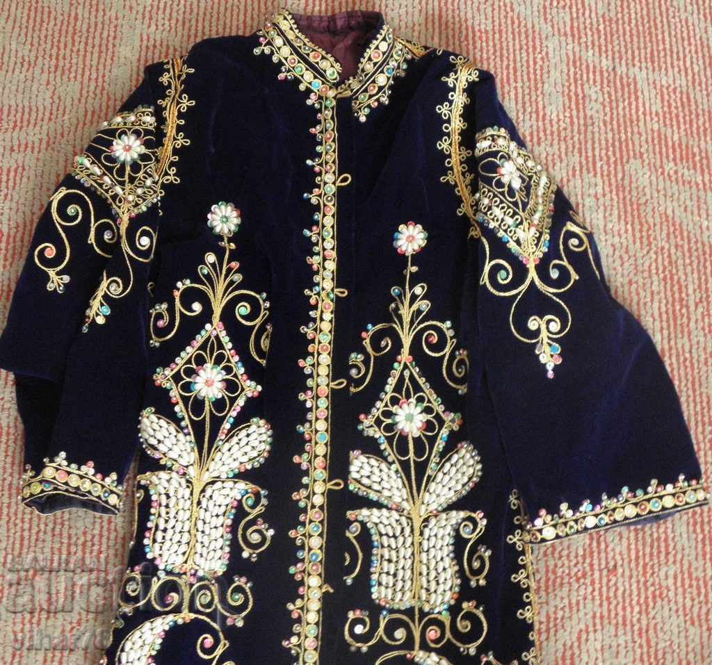 Auction AUTHENTIC COSTUME Auction AUTHENTIC COSTUME