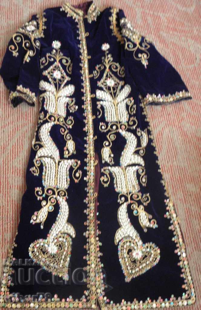 AUTHENTIC COSTUME - 5 AUTHENTIC COSTUME - 5