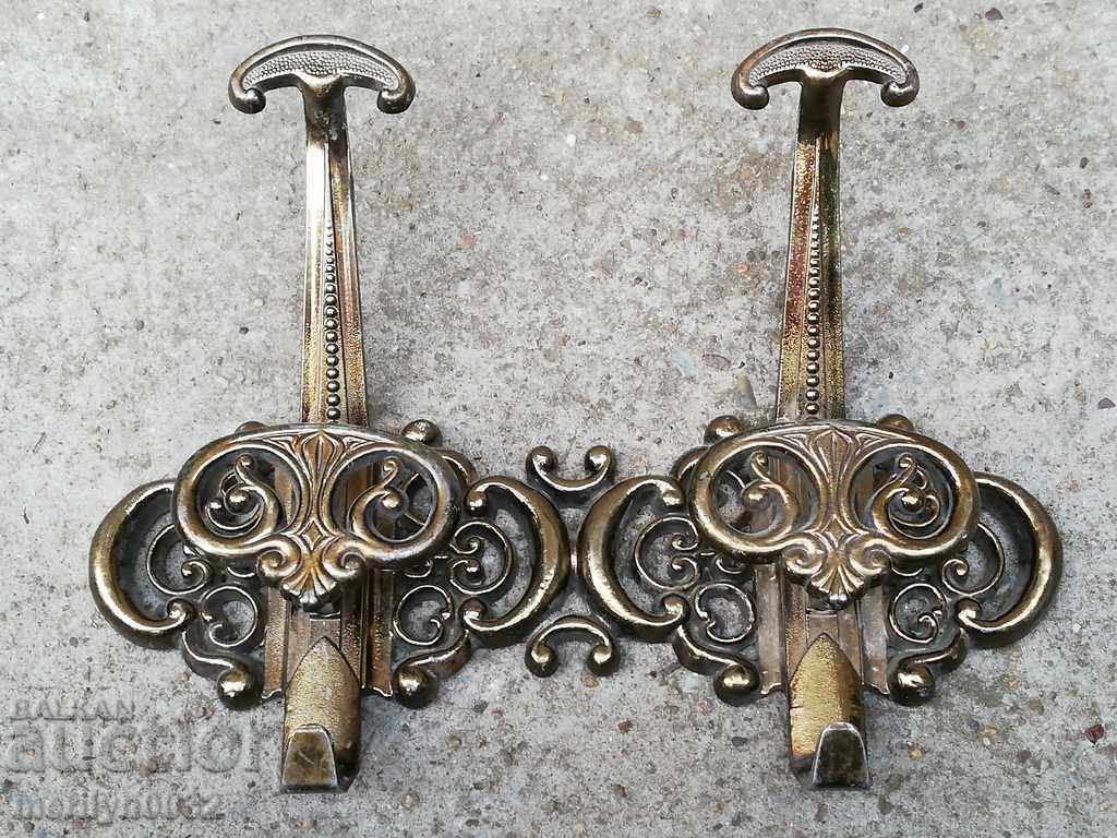 Μια παλιά κρεμάστρα αλουμινίου της δεκαετίας του '70 της ΕΣΣΔ με τιμή 54.00 BGN | € 27.61 Μια παλιά κρεμάστρα αλουμινίου της δεκαετίας του '70 της ΕΣΣΔ με τιμή 54.00 BGN | € 27.61