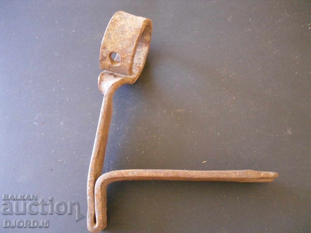 Old wrought iron with price 4.00 BGN | € 2.05 Old wrought iron with price 4.00 BGN | € 2.05