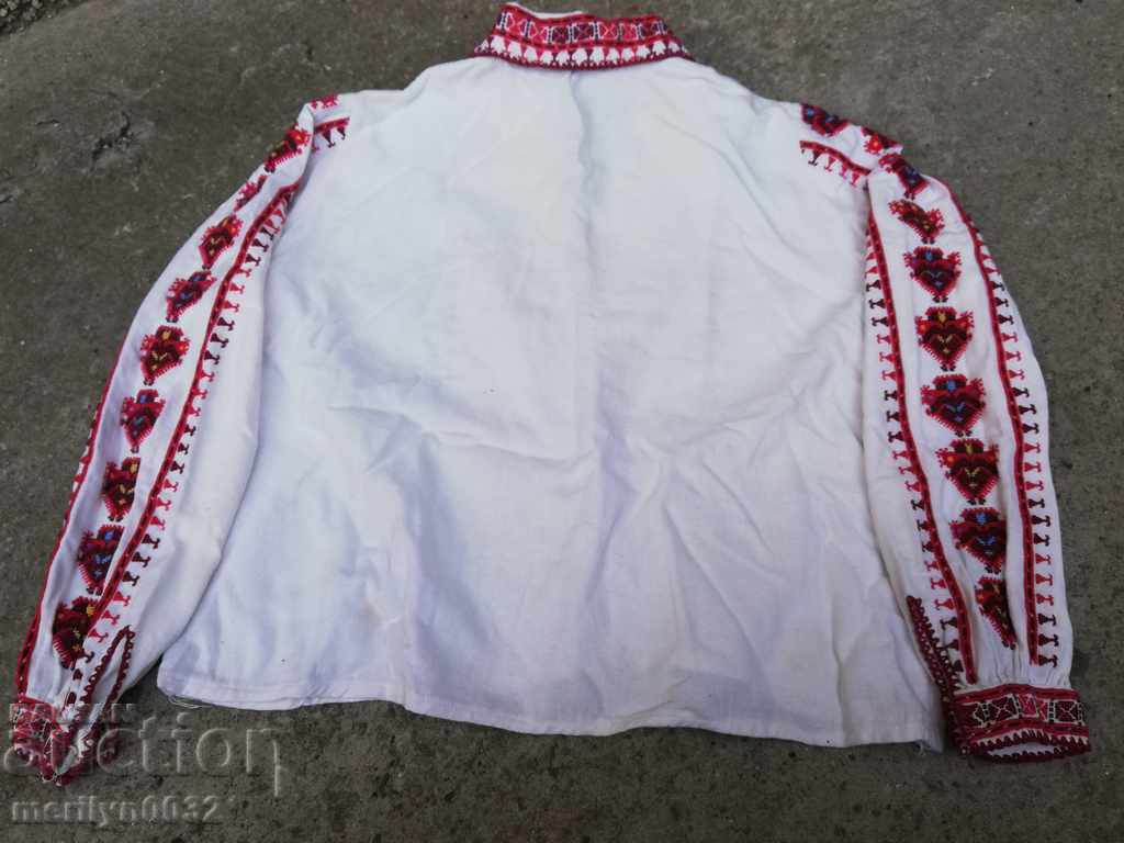 Cămașă țesută pentru copii cu broderie bulgară, broderie costum popular cu preț € 109.67 | 214.50 BGN