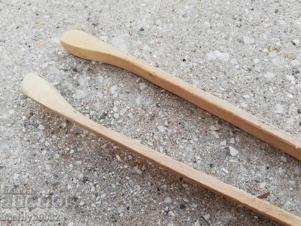 Delivery of Old wooden pinch wood wooden Delivery of Old wooden pinch wood wooden