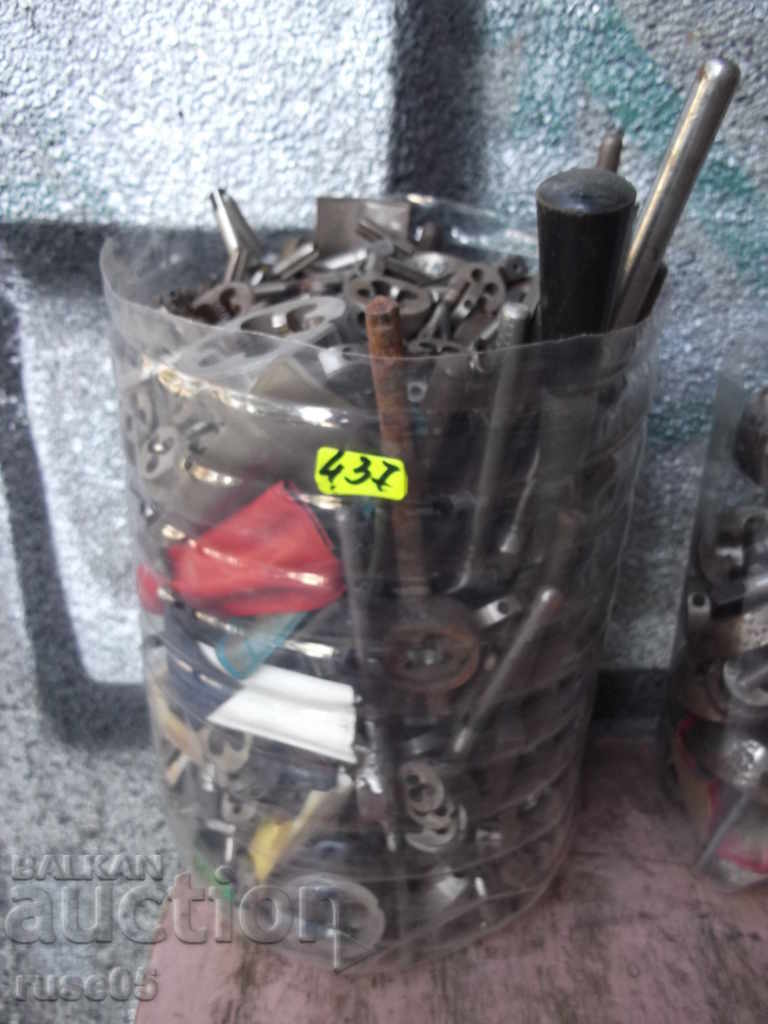 Lot of 507 pcs. dies, hammers and a few spinners with price 720.00 BGN | € 368.13 Lot of 507 pcs. dies, hammers and a few spinners with price 720.00 BGN | € 368.13