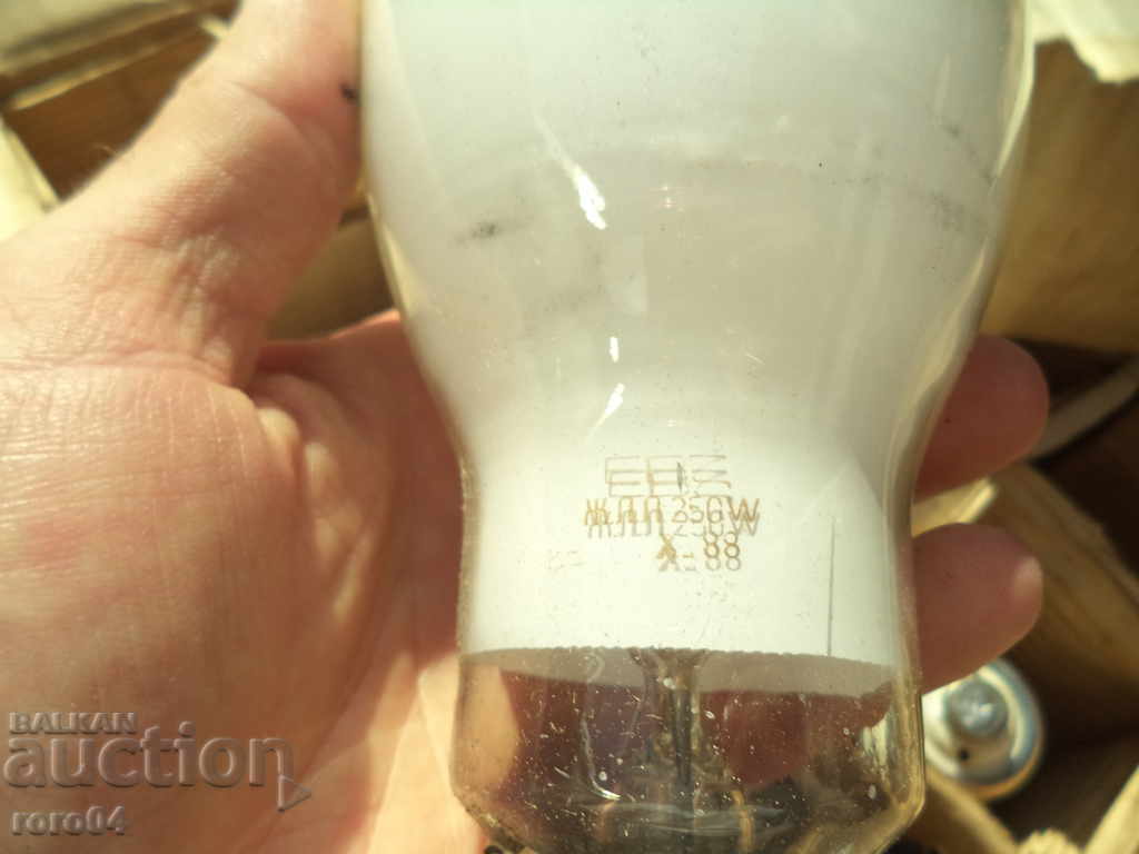 LIVER LAMP 250W E40 - 5 LIVER LAMP 250W E40 - 5