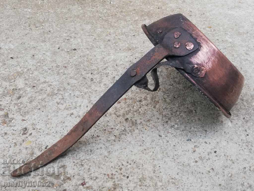 An old copper pan, a baker, a tray, a copper pot with price 79.00 BGN | € 40.39