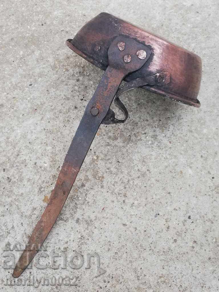 An old copper pan, a baker, a tray, a copper pot - 7