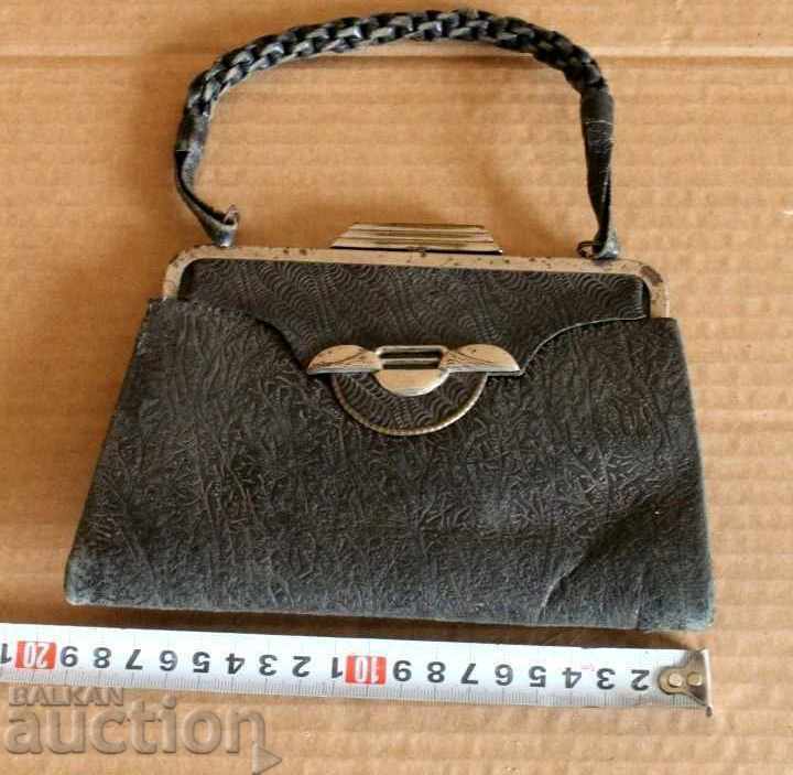 1930s LEATHER WOMEN'S BAG BAG CITY COCOON KINGDOM with price 15.00 BGN | € 7.67 1930s LEATHER WOMEN'S BAG BAG CITY COCOON KINGDOM with price 15.00 BGN | € 7.67