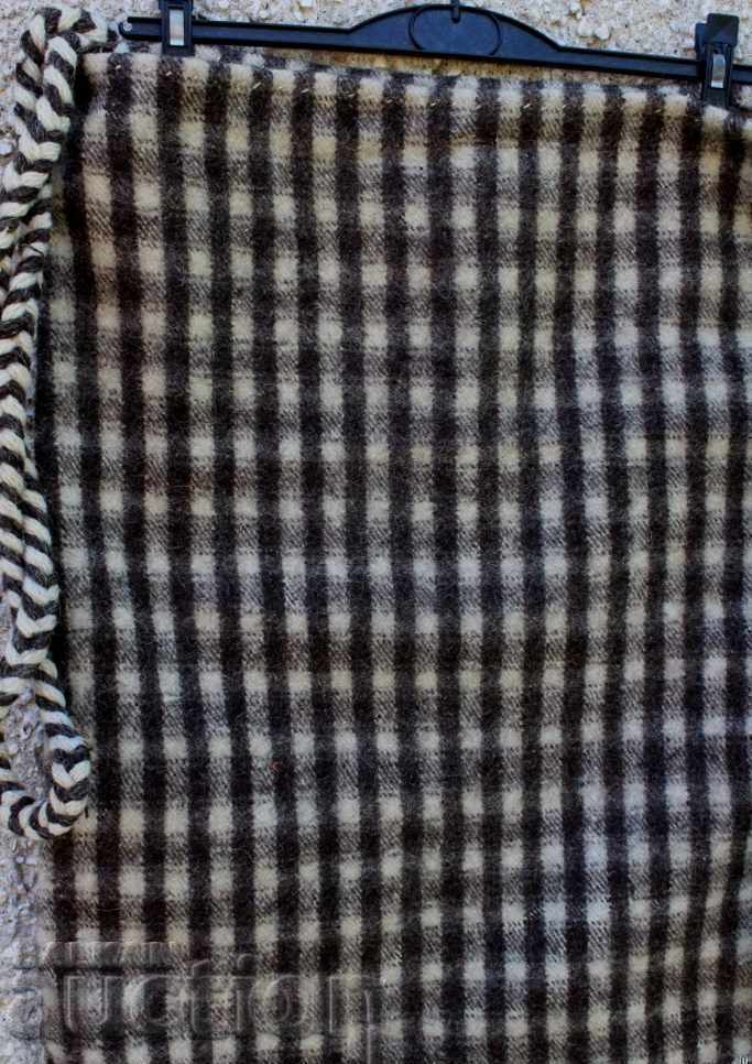 . OLD HAND WOVEN BIG WOOL BAG DIGASH PERFECT with price 35.00 BGN | € 17.90 . OLD HAND WOVEN BIG WOOL BAG DIGASH PERFECT with price 35.00 BGN | € 17.90