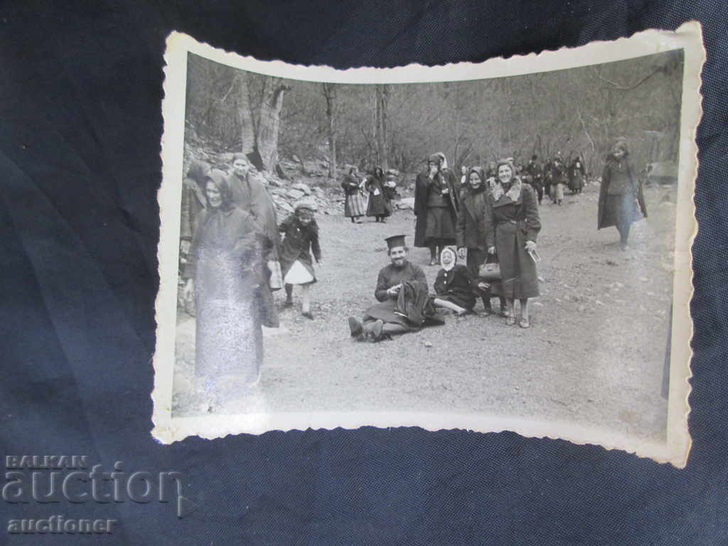 Auction Funny picture of a priest falling on the ground Auction Funny picture of a priest falling on the ground