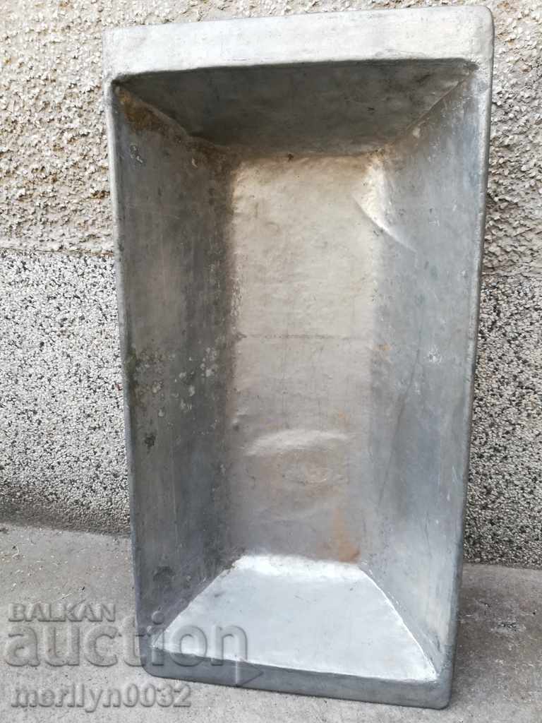 Auction Old copper trough household vessel basin copper 1935 Auction Old copper trough household vessel basin copper 1935