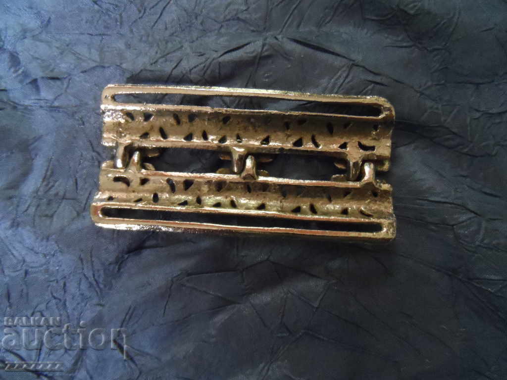 Delivery of old buckle