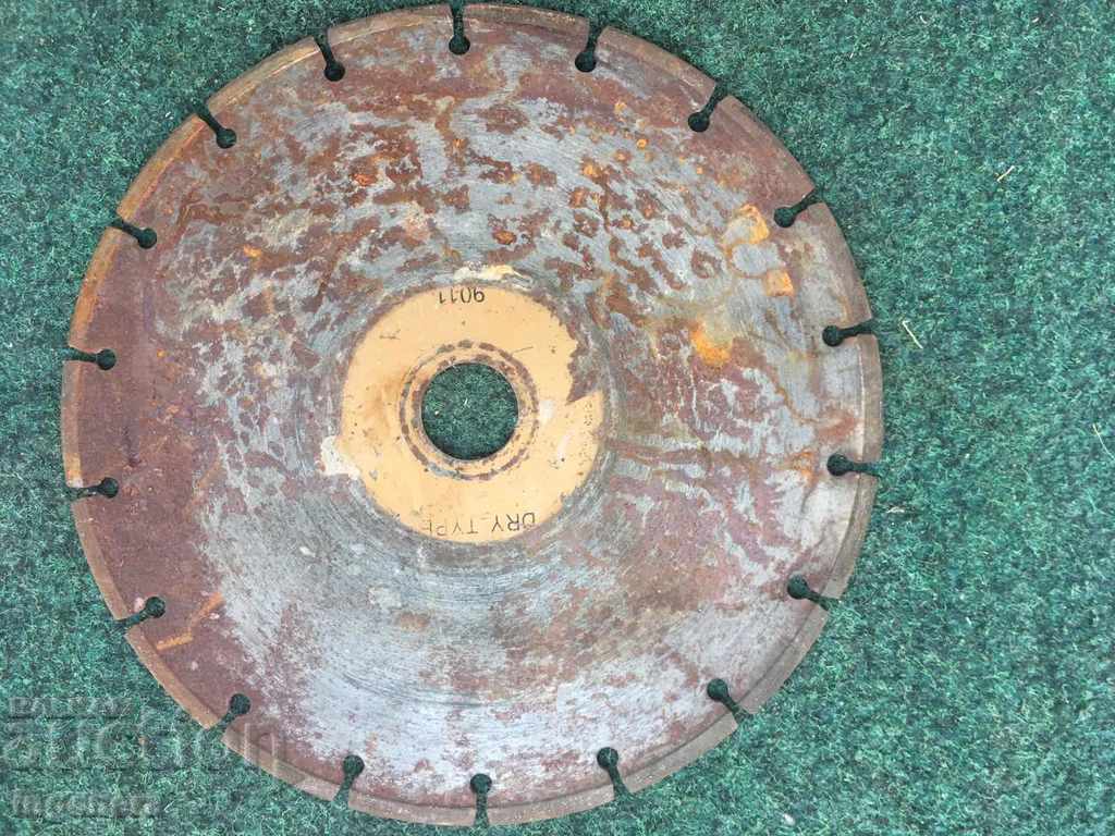DISK METAL WITH A CARPETAL WINDOW CORN FOR CUTTING OF STONE Faience with price 7.00 BGN | € 3.58