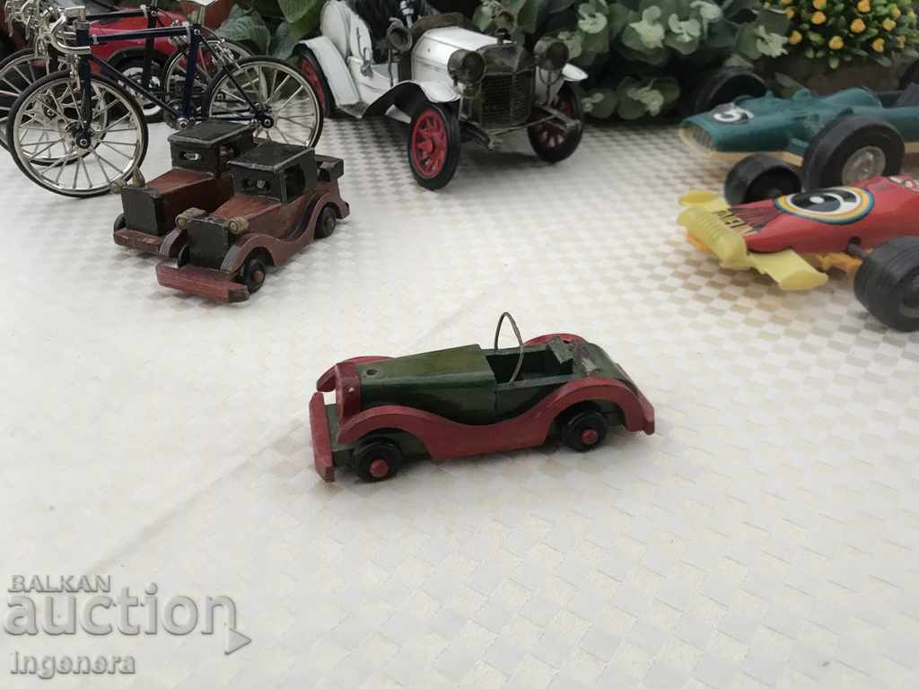 Delivery of MODEL / TOY / TROLLEY - WOODEN SPORTS RETRO CAR 1940 Delivery of MODEL / TOY / TROLLEY - WOODEN SPORTS RETRO CAR 1940