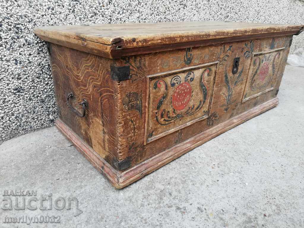 Painted Renaissance chest, wrought iron lock, chest for a dresser - 6 Painted Renaissance chest, wrought iron lock, chest for a dresser - 6