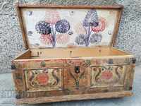 Painted Renaissance chest, wrought iron lock, chest for a dresser