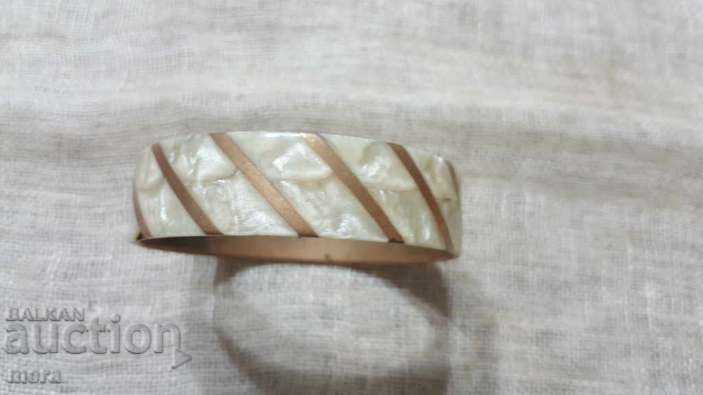 Mama din alama perla si bratara cu preț 23.00 BGN | € 11.76