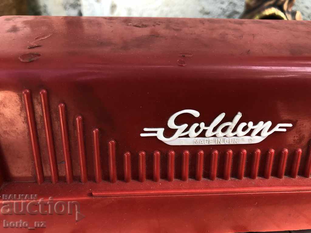 Delivery of 10036. OLD GERMAN CHILDREN'S PIANO GDR