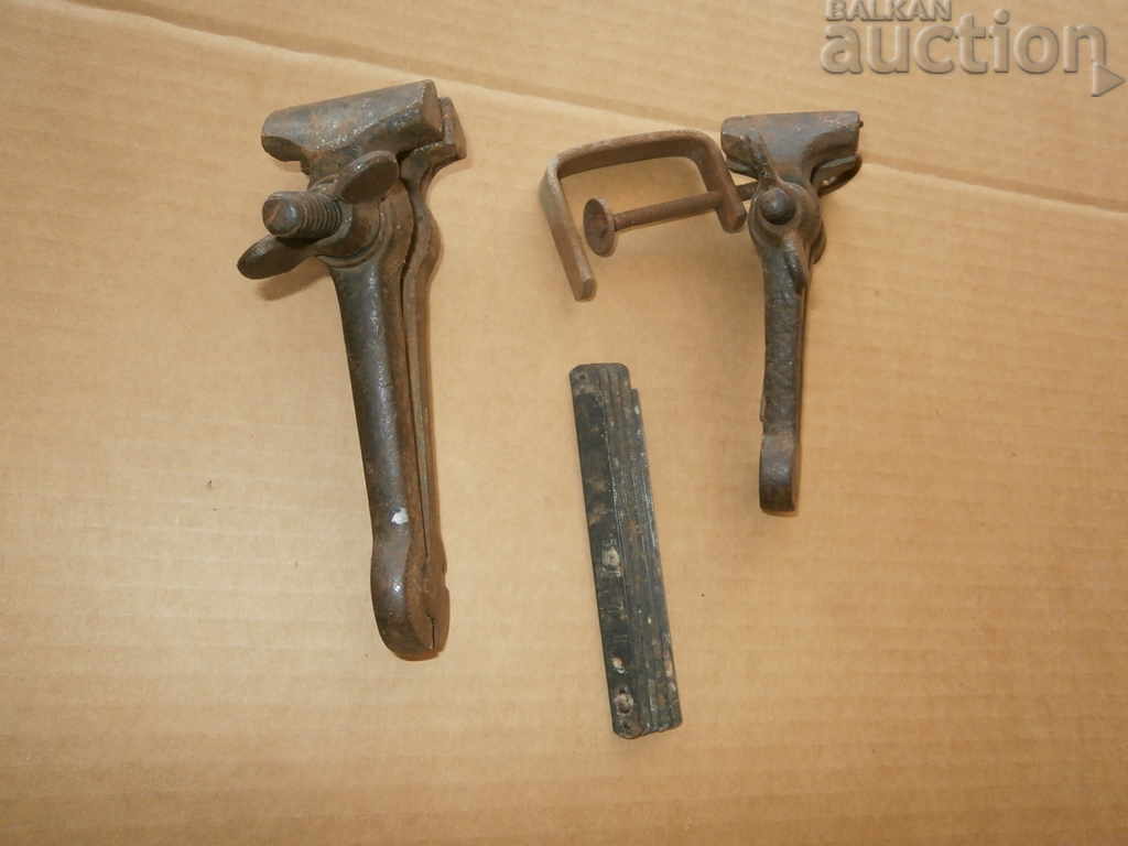 Auction  lot clamps and metal meter