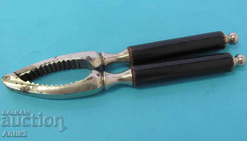 Auction 19th Century Antique Metal Nutcracker Auction 19th Century Antique Metal Nutcracker