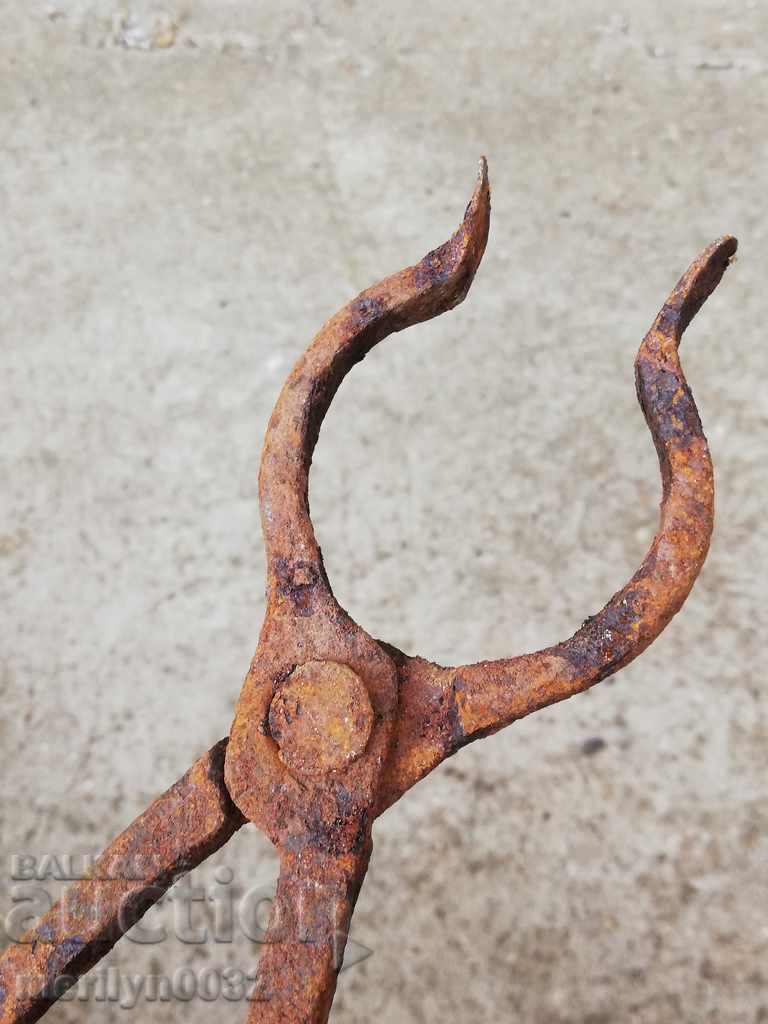Clești vechi de fierar, fier forjat, unealtă de țiglă cu preț € 43.10 | 84.30 BGN