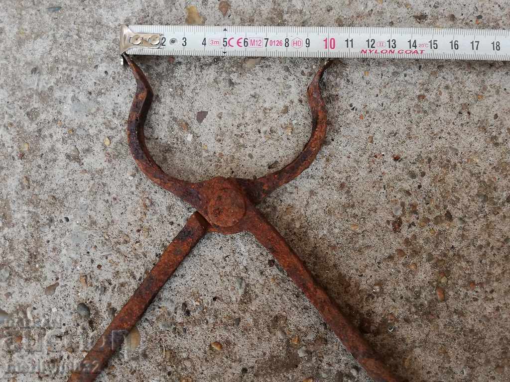 Old forging pliers, wrought iron, a keradene tool - 5 Old forging pliers, wrought iron, a keradene tool - 5