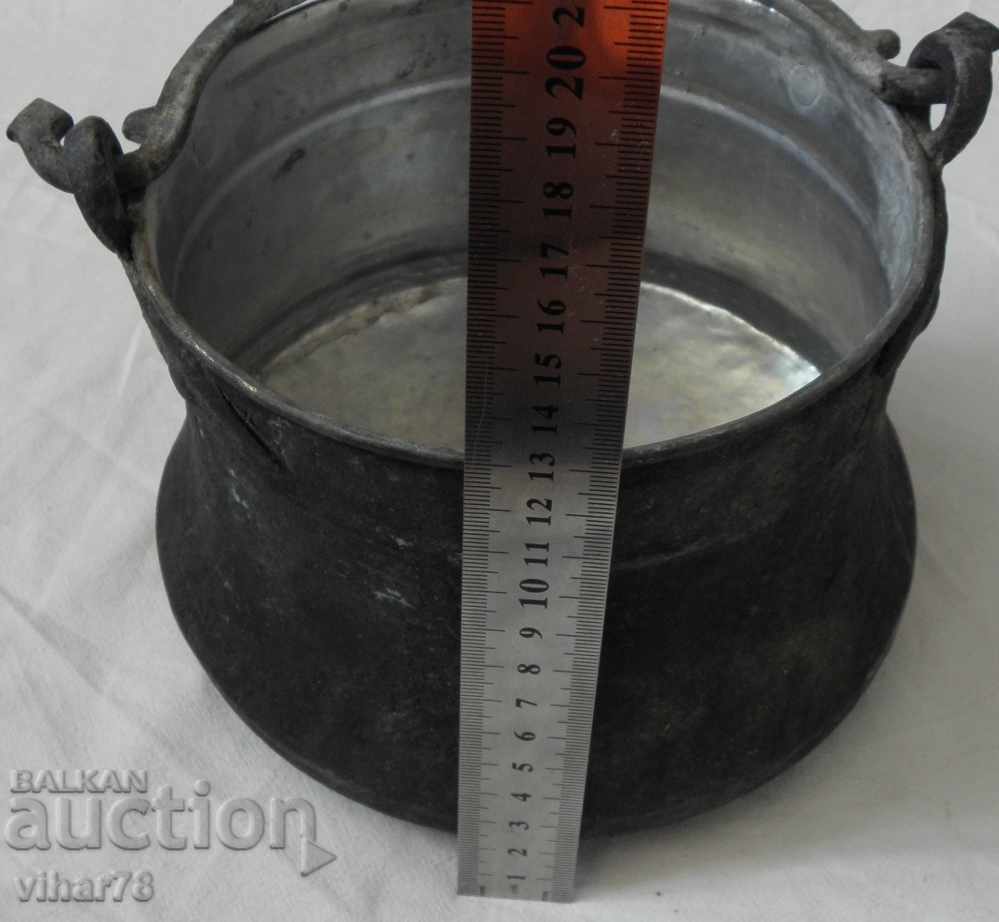 Delivery of Tin boned, boiler, baker, copper pot Delivery of Tin boned, boiler, baker, copper pot