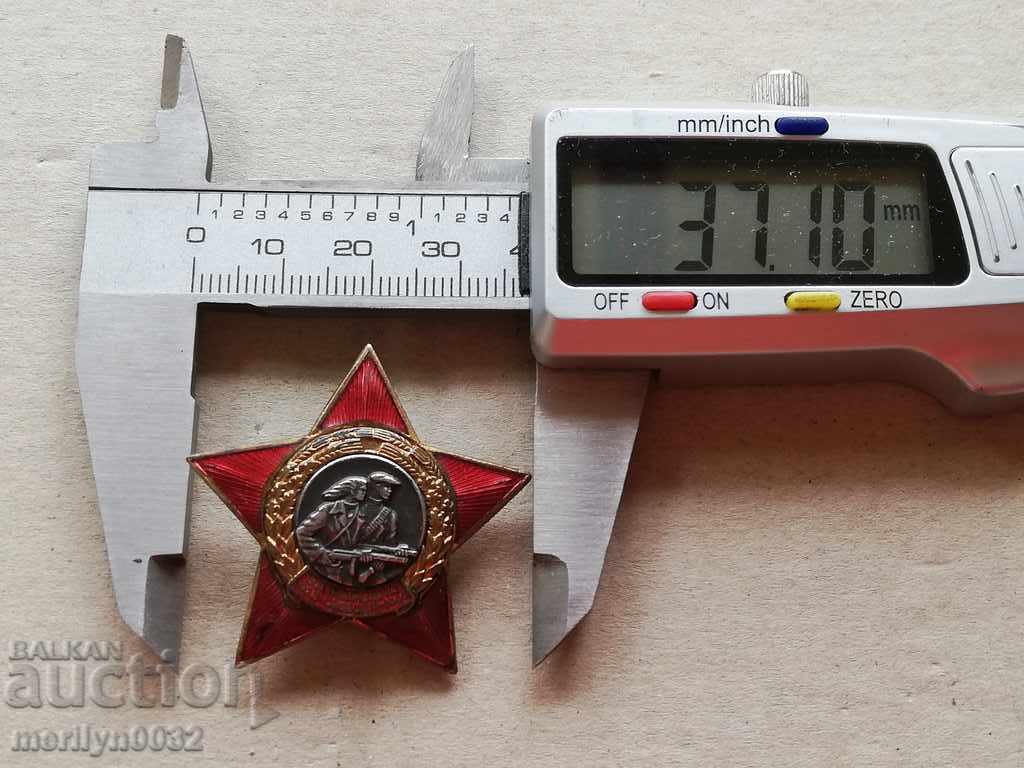 Delivery of GUERRILLA STAR sign Fighters Against Fascism 2nd issue