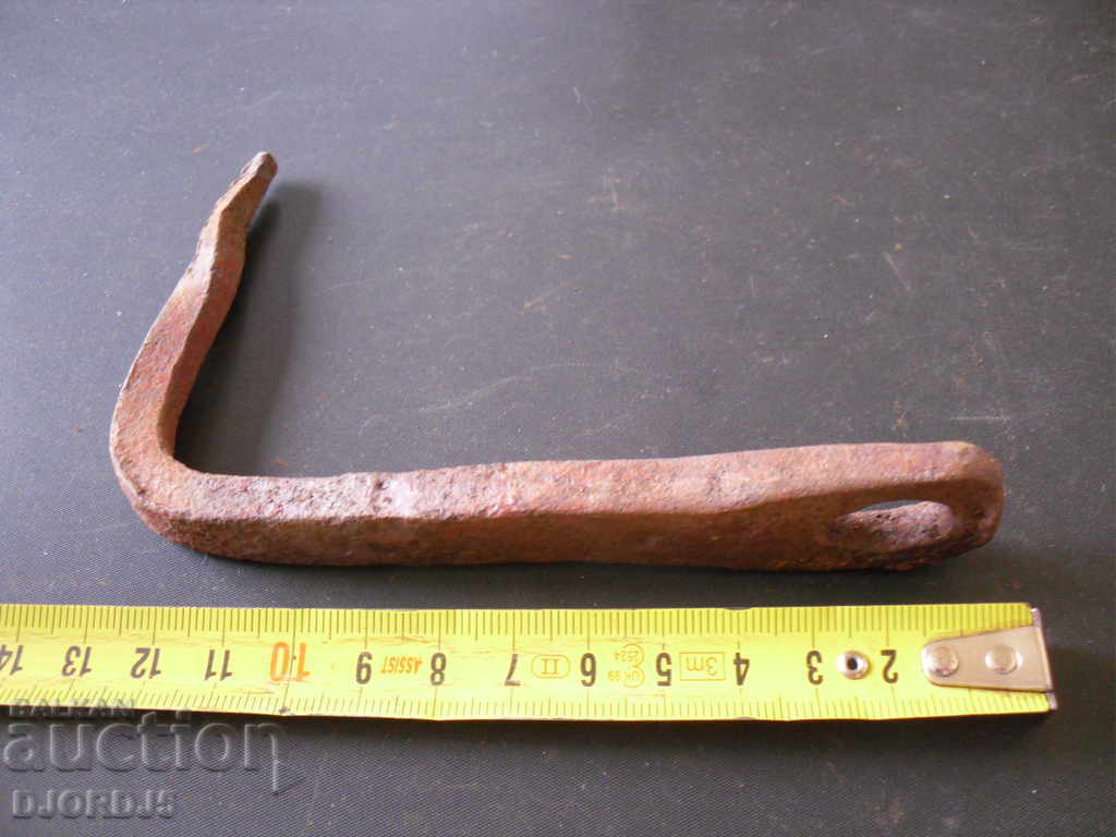 Старо ковано желязо с цена 2.00 лв. | € 1.02 Старо ковано желязо с цена 2.00 лв. | € 1.02