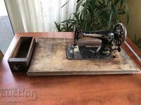 SINGER SEWING MACHINE SINGER 1904, CAST IRON CASTING, FEET, TABLE,
